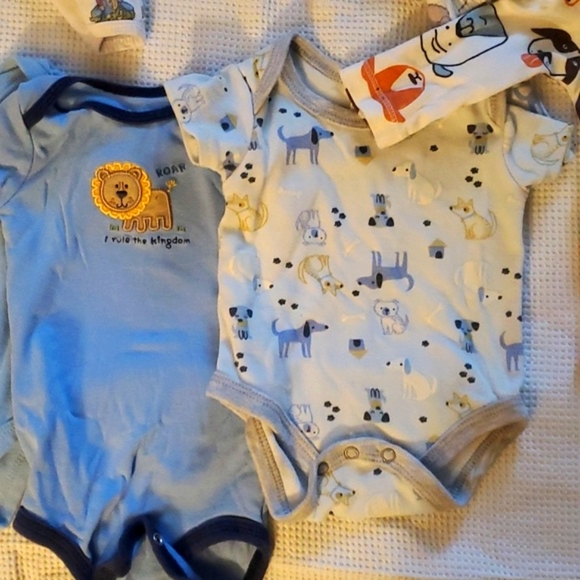 Big bundle lot of baby boys clothes 0-3 months - Picture 8 of 9